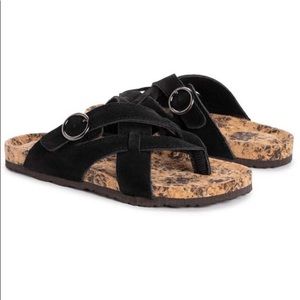 NWT Muk Luk sandals size 10